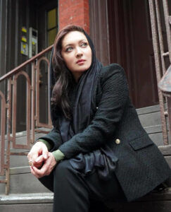 نیکی کریمی کجاست