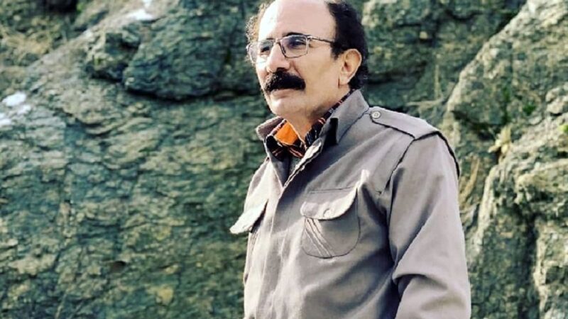 عکس| سفر در زمان؛ صمیمیت «ادریس و روژان» در پشت صحنه سریال نون خ؛ سال 1401