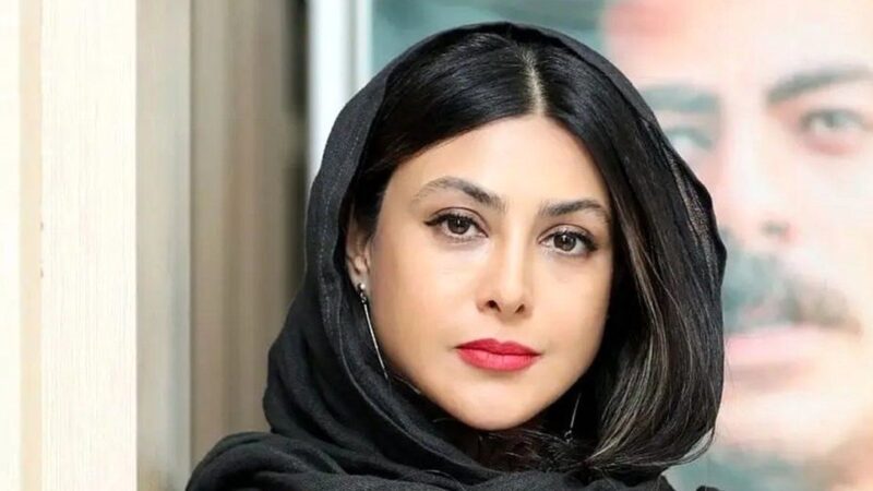 عکس| استایل شیک آزاده صمدی شما را انگشت به دهان می کند/ رونمایی از  کیف دستی ۵۰ میلیونی خانم بازیگر