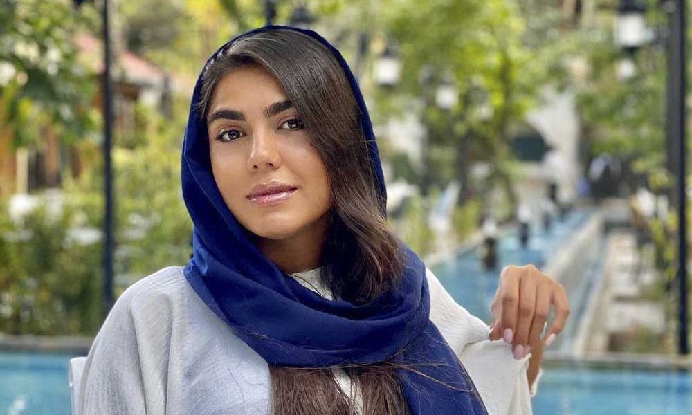 استایل فوتبالیستی آزاده زارعی؛ خانم بازیگر با هر لباسی جذابه!