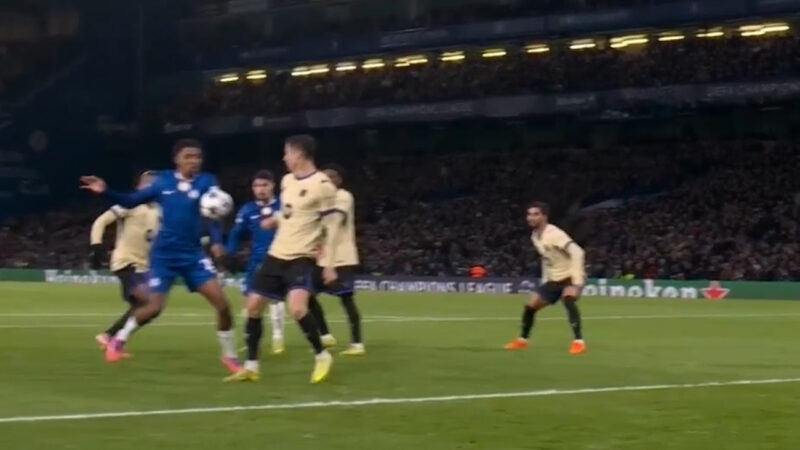 گل اول چلسی به بارسلونا که توسط داور مردود اعلام شد