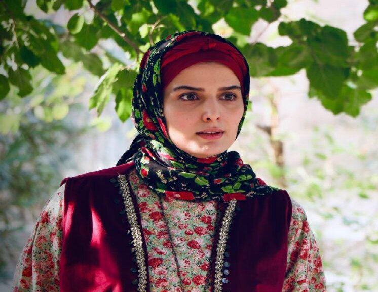 عکس| استایل رسمی و شیک غزاله اکرمی در اکران «شاه نقش»؛ خانم بازیگر نگاه ها را خیره کرد