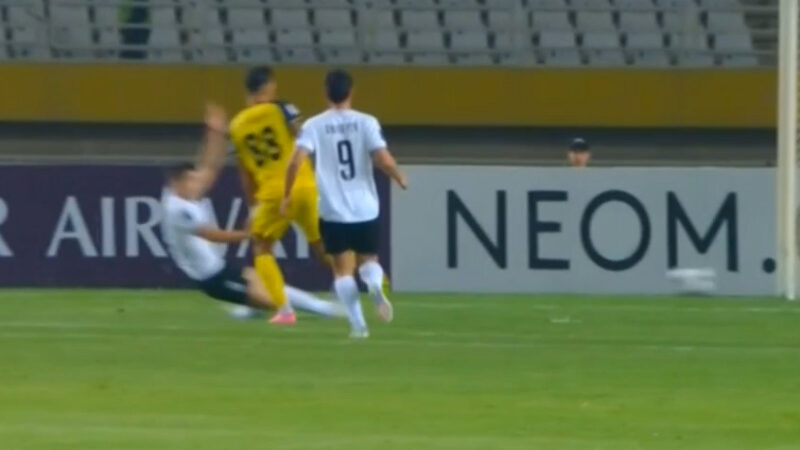 گل اول سپاهان به آخال (آرش رضاوند)