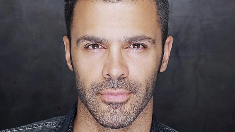 عکس| اتاق خواب سیروان خسروی را دیده اید؟/ سلفی آقای بازیگر در اتاق خوابش با چهره خواب آلود