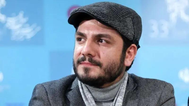 عکس| سلفی شلخته عباس غزالی با دخترش در آسانسور سوژه شد