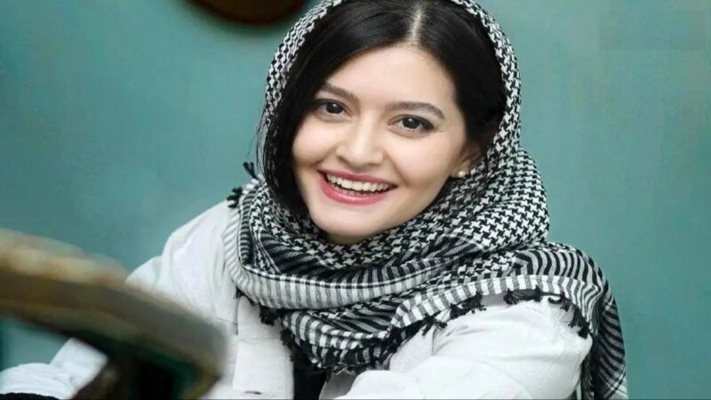 تصاویر| موتور سواری پردیس احمدیه با سینا مهراد در تهران سوژه شد/ نسبت خانم و آقای بازیگر چیست؟