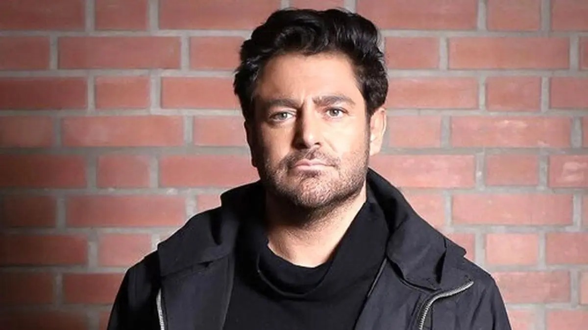 محمدرضا گلزار با موهای بلند کنار زنده‌یاد ماه‌چهره خلیلی؛ تصویری که خاطرات را زنده کرد