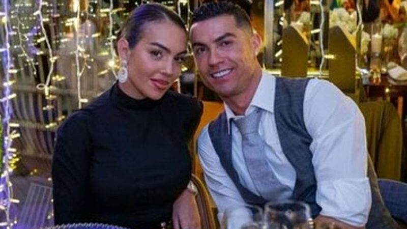 عکس| خرید لاکچری‌ رونالدو و جورجینا در عربستان/ رونالدو برای همسرش سنگ تمام گذاشت