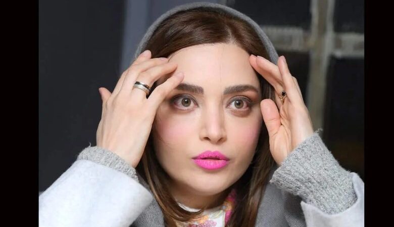 عکس| غوغای استایل بهنوش طباطبایی در جشن حافظ/ خانم بازیگر شبیه ملکه ها بود