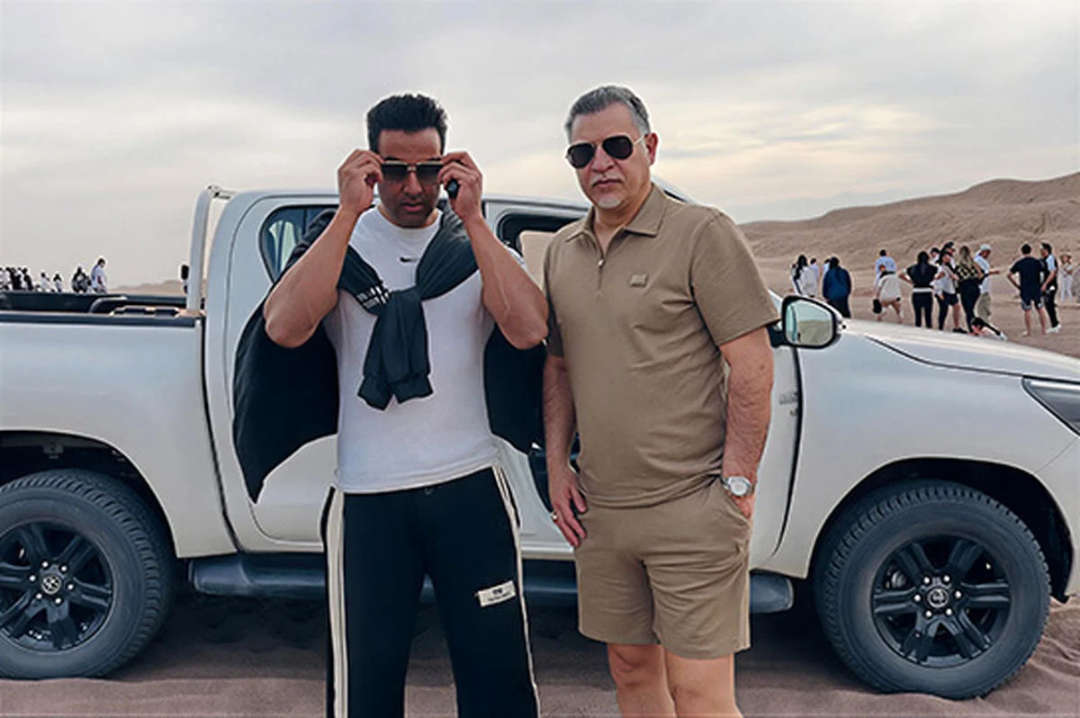 عکس| انتشار تصاویری از علی دایی و همسرش در سفر به کویر مصر جنجالی شد/ علی دایی که پیامبر نیست