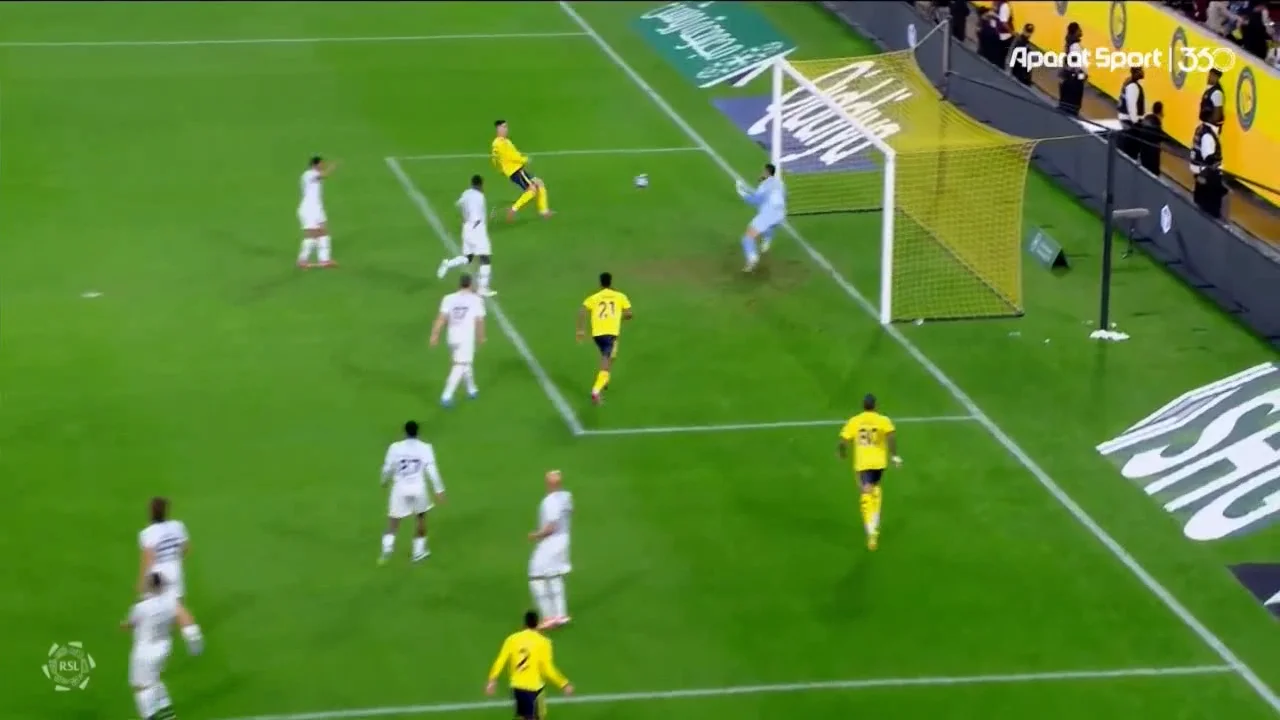 گل مردود رونالدو به الاخدود - تصویر شاخص