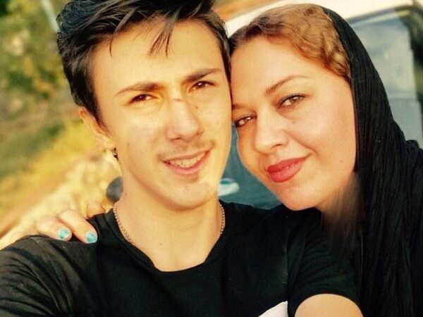 گیتی قاسمی از روزهای سخت بعد طلاق: شب‌ها در نمازخانه فرودگاه می‌خوابیدم تا پسرم را ببینم!