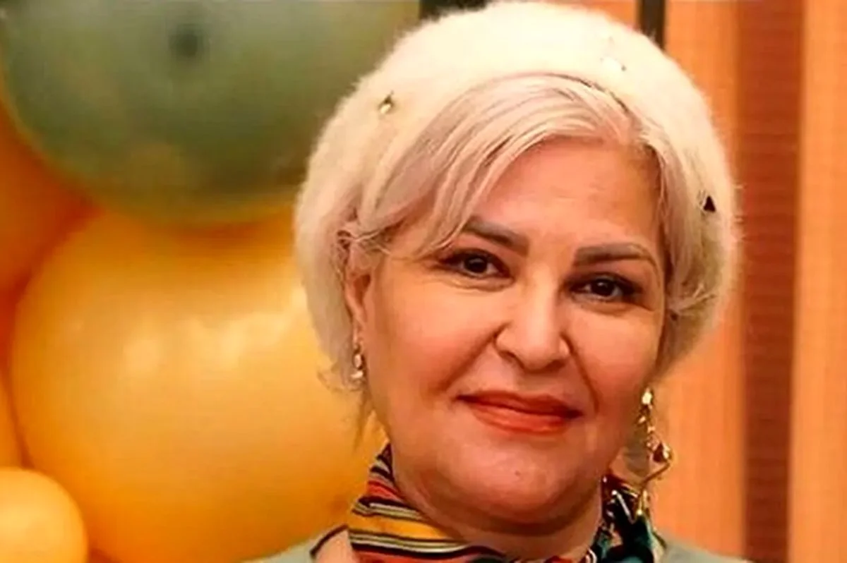 عکس| سفر در زمان ؛ چهره جوانِ اکرم محمدی در جشن تولد منوچهر نوذری سال ۱۳۷۳؛ چقدر زیبا بود خانم بازیگر