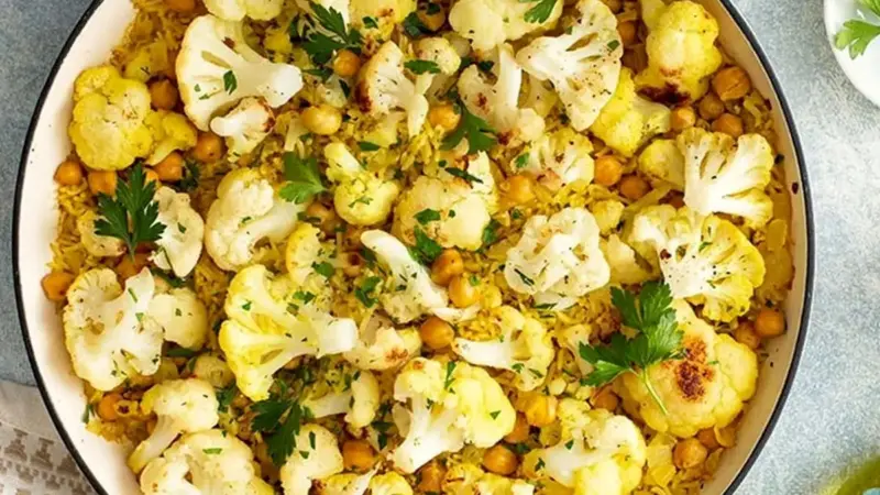 طرز تهیه گل کلم پلو؛ پلو مخلوط متفاوت و لذیذ