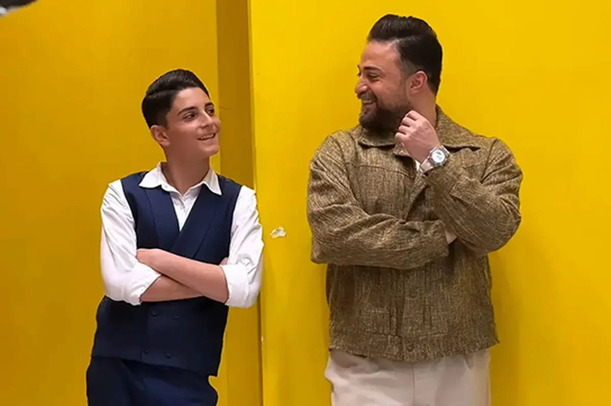 فیلم| هم‌خوانی بابک جهانبخش با پسرش آرتا ؛ پسر بابک جهانبخش هم خواننده شد؟ - تصویر شاخص