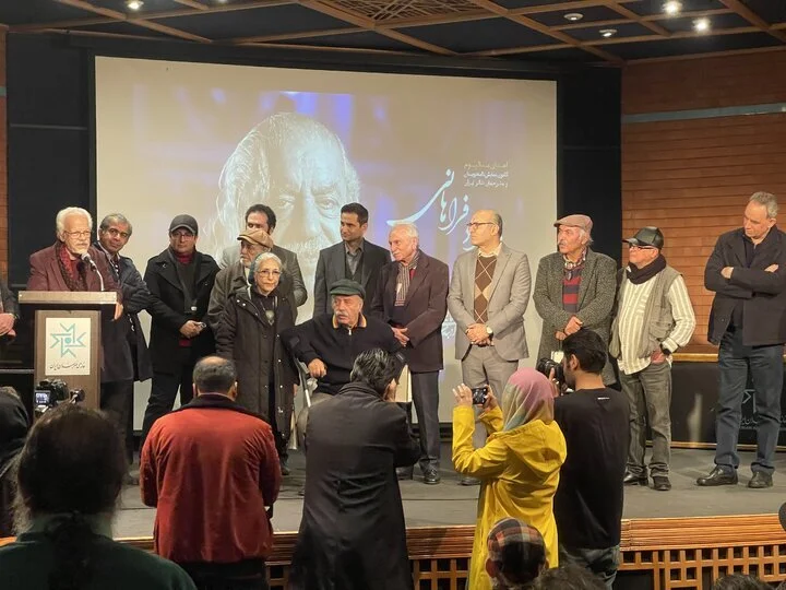 تجلیل از بهزاد فراهانی در شب جایزه ادبیات نمایشی