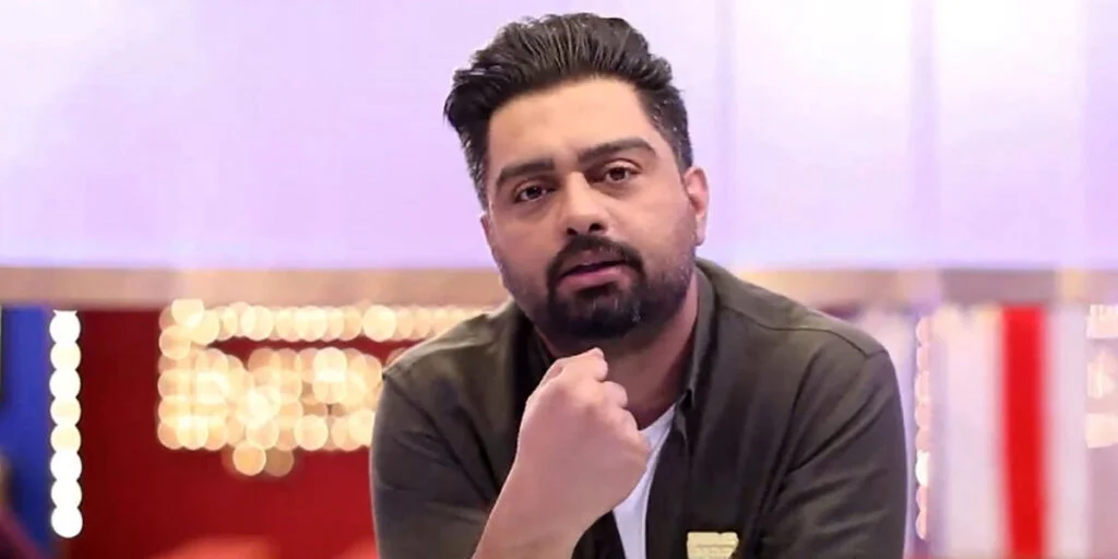 لباس یلدایی ایمان قیاسی جنجال به پا کرد؛ خلاقیت یا انتخابی عجیب؟