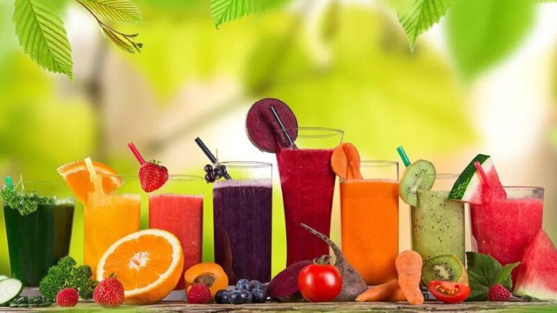 آب میوه یا اسموتی؛ کدام واقعا سالم تره؟