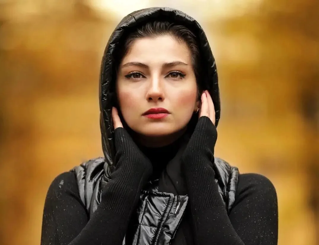 محیا دهقانی