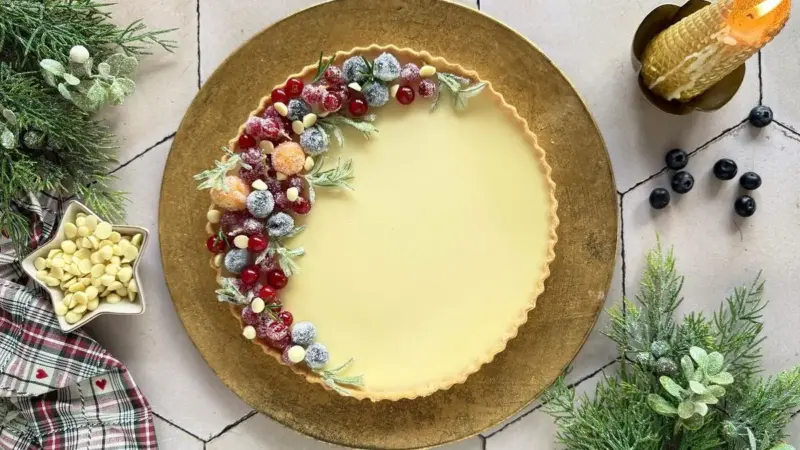 طرز تهیه دسر بیسکوییت و انار با کرم لوتوس برای شب یلدا 