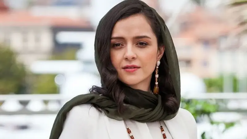 عکس| سفر در زمان؛ «ترانه علیدوستی» نوزاد در سال 1362 در آغوش پدرش