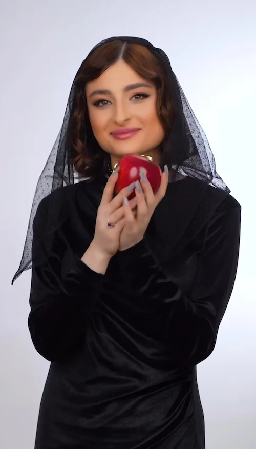 سارا و نیکا با استایل‌های یلدایی