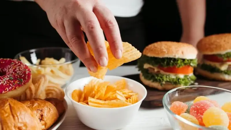 از این ساعت به بعد شام نخورید چاق می شوید