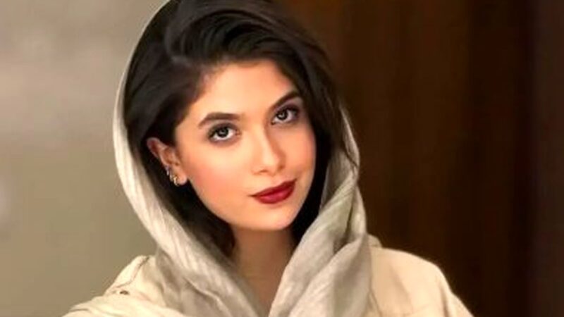 عکس| تیپ و استایل نفس بازغی ( دختر پژمان بازغی) در پشت صحنه یک تئاتر