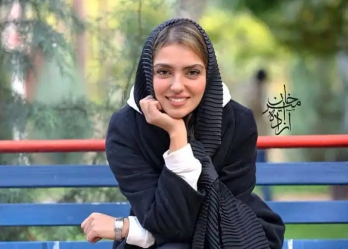 مونا کرمی