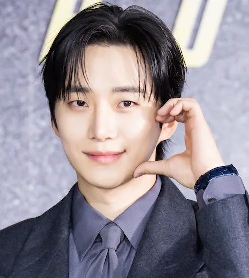 ساعت لی جونهو