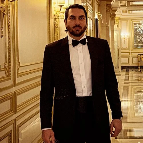 استایل رسمی علیرضا حقیقی