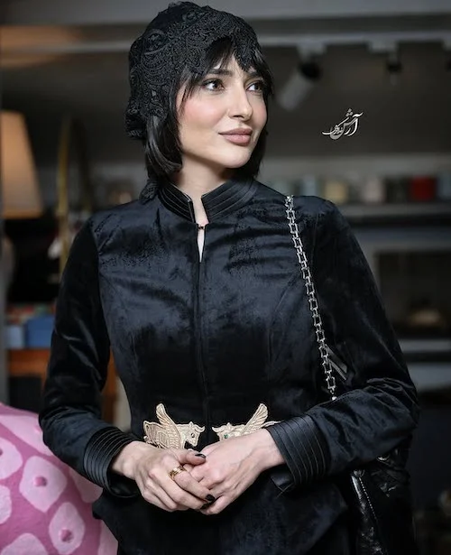 کت مخمل نورا محقق