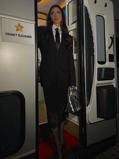 استایل بلاتکلیف دمت اوزدمیر