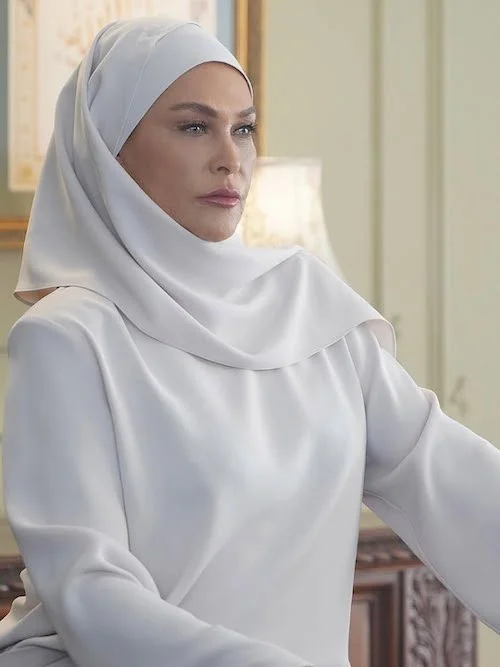 عکس‌های باحجاب هولیا آوشار