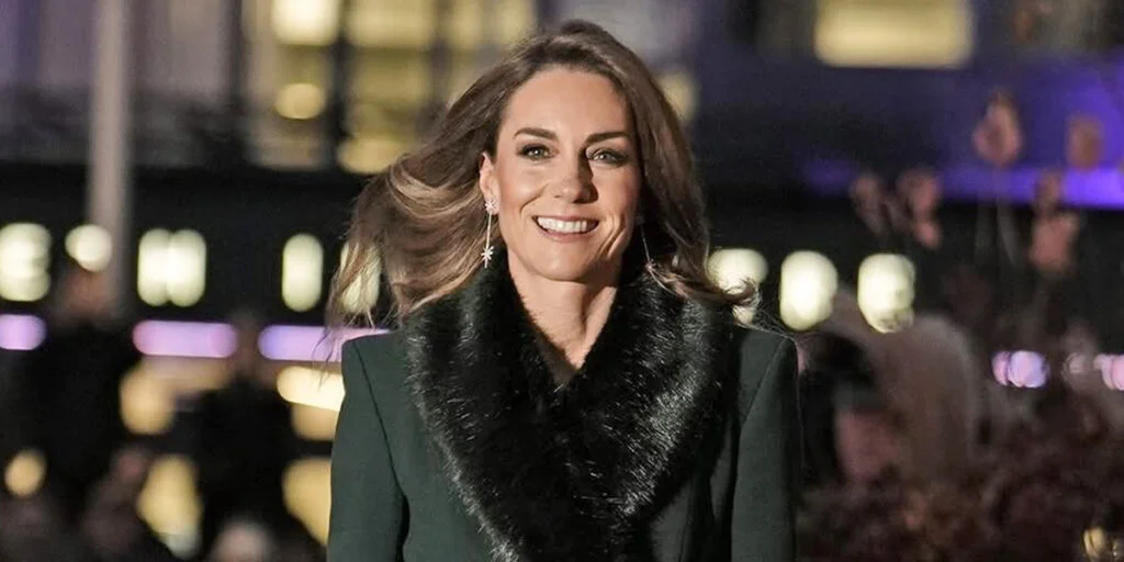 پیراهن قرمز کیت میدلتون