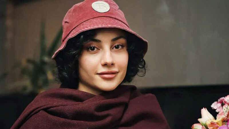 ترلان پروانه رازهای استفاده از رنگ سال در استایل زمستانی را فاش کرد!