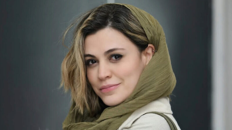 شیدا خلیق با استایلی رنگارنگ، جشن تولد مادر هنرمندش را متفاوت کرد!