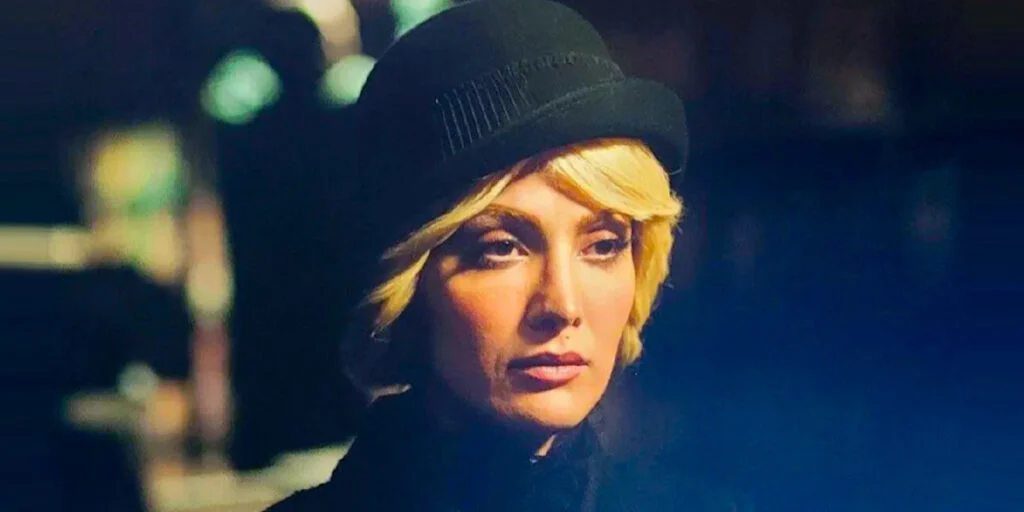 ریحانه رضی با تیپ تمام مشکی و گردنبندی چشمگیر جشن حافظ را تسخیر کرد!