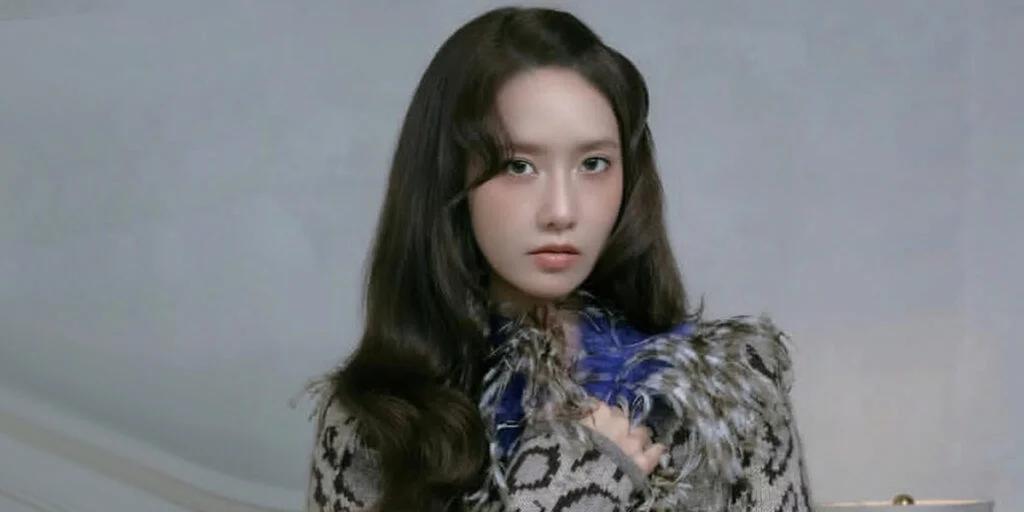 چرا ایم یونا با پیراهن مخملش همه را مسحور کرد؟ راز شیکی که ستاره کره‌ای فاش کرد!