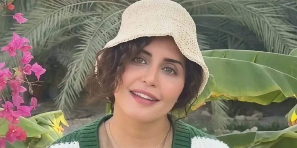 الناز شاکردوست در ساحل یلدا: حافظ‌خوانی آرامش‌بخش و استایل متفاوت باکت‌هت حصیری