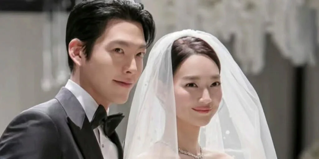 شین مین‌آ در روز عروسی‌اش چگونه همه را مات کرد؟ جواهرات لوکس و میکاپ خیره‌کننده بازیگر محبوب!