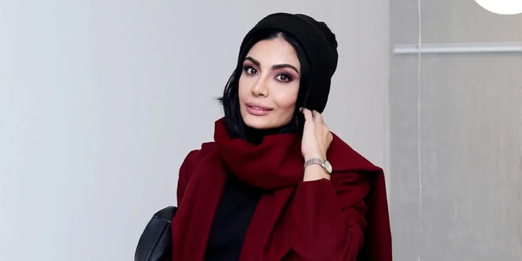 صحرا اسدالهی با کیف عجیب و استایل شگفت‌انگیز در جشن حافظ همه را متحیر کرد!