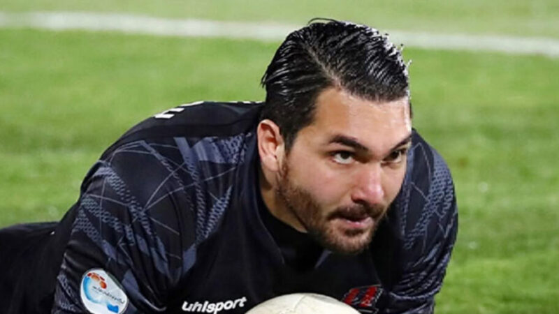 علیرضا حقیقی با تیپ رسمی در مراسم عروسی؛ جذابیتی که همه را شگفت‌زده کرد!