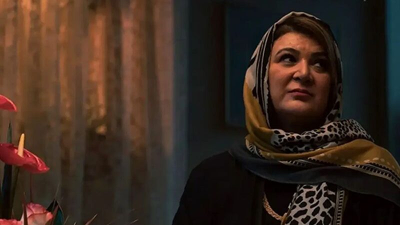 عکس| سفر در زمان ؛ تصویری صمیمی از «نقی، ارسطو و هما» در اتاق گریم سریال پایتخت ۶