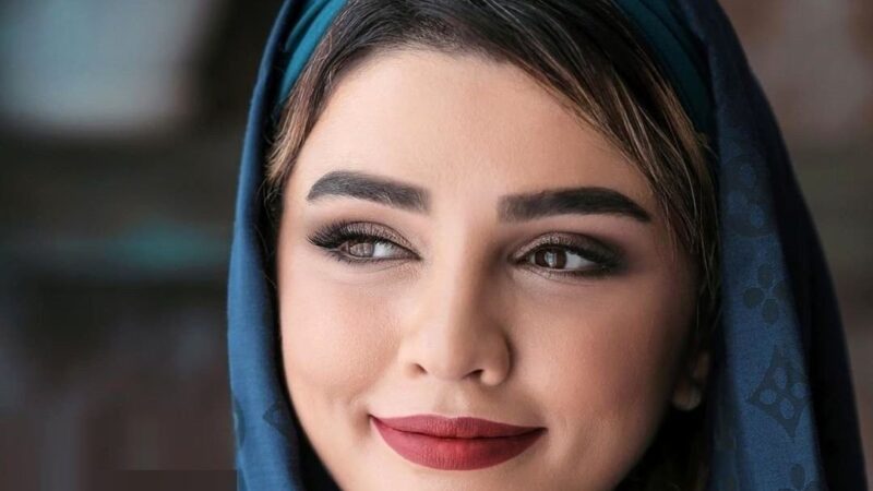 سیما خضر آبادی با شور و اشتیاق خاص در بازار قدیمی میوه و تره بار!