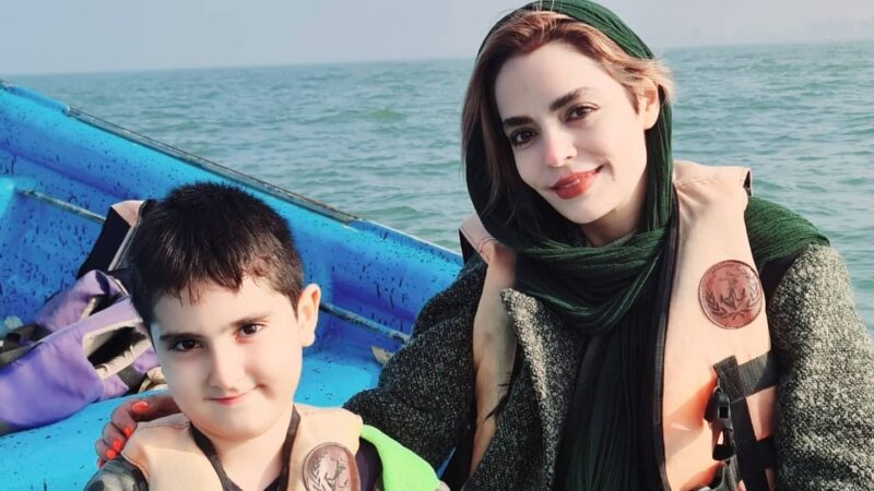 استایل سپیده خداوردی و پسرش در ساحل لاکچری؛ پسر خانم بازیگر چقدر بزرگ شده!