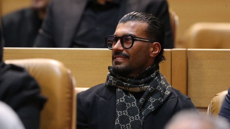 عکس| سلفی خاص رامین رضاییان خوشتیپ با خانم‌ها تیم هندبال استقلال؛ یکی از یکی جذاب تر و زیباتر