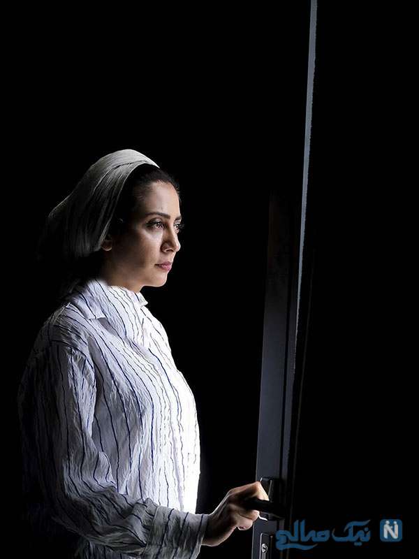 مونا فرجاد مونا فرجاد