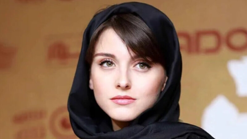 فاطمه مسعودی‌فر در جشن حافظ با استایلی زمستانی و لوکس همه را متحیر کرد!