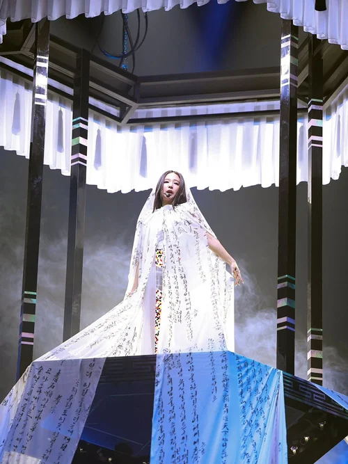 جنی در مراسم اهدای جوایز